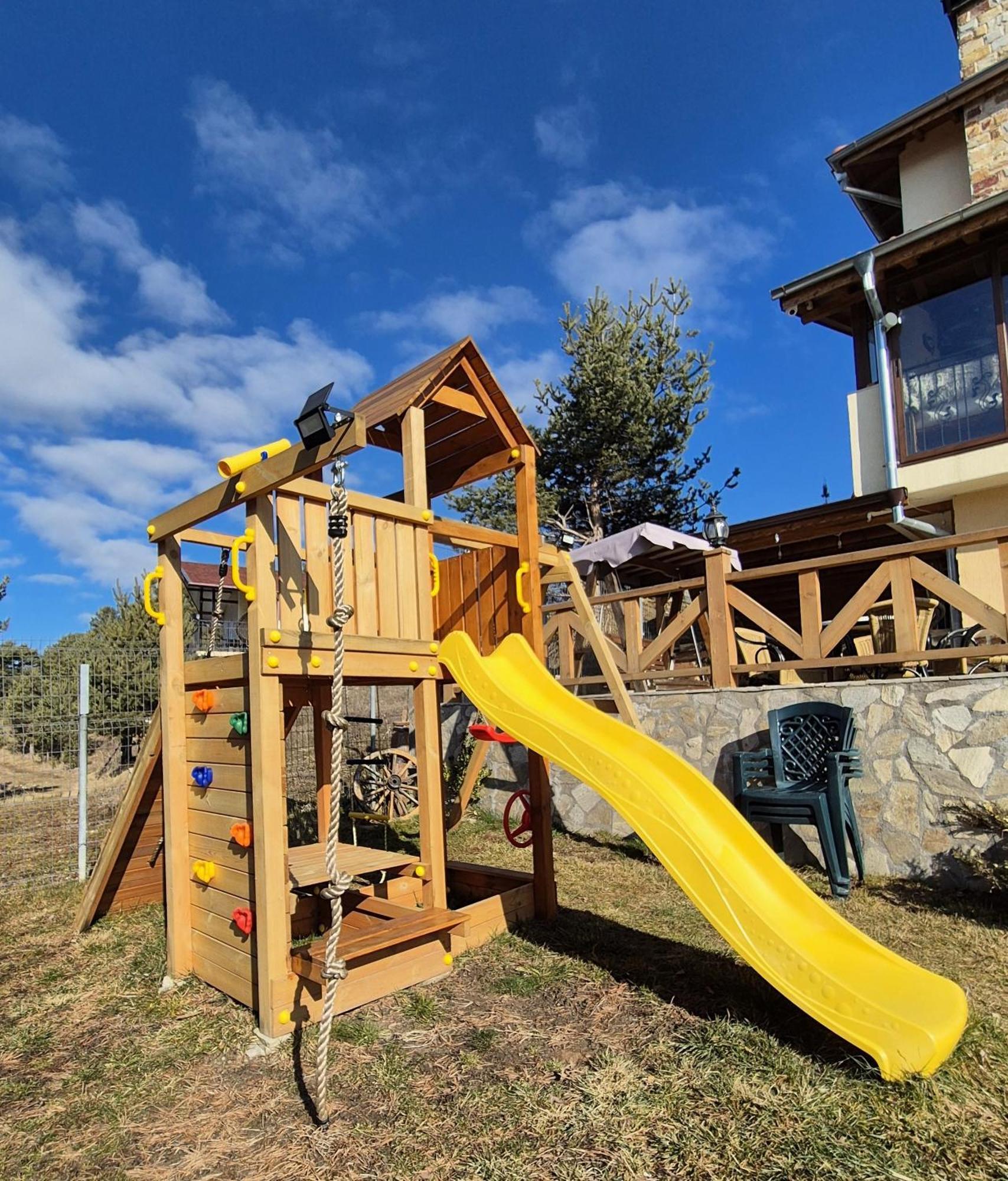 Divna Guest House Dospat Exterior foto