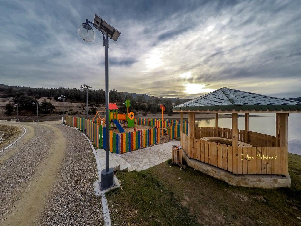 Divna Guest House Dospat Exterior foto
